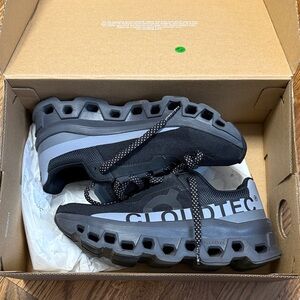 On Cloud Cloudmonster special edition lumos